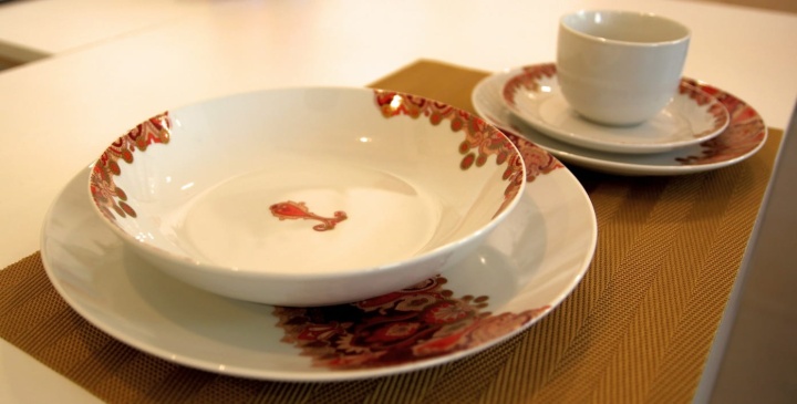 Serwis obiadowo-kawowy z porcelany