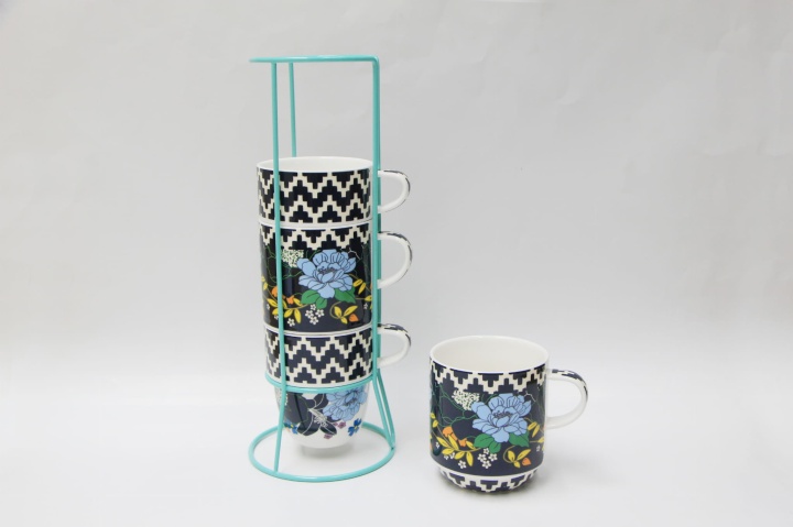 Kubki na stojaku