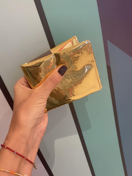 portfel złoty papierowy