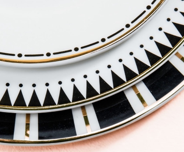 Komplet talerzy porcelana, szlaczek