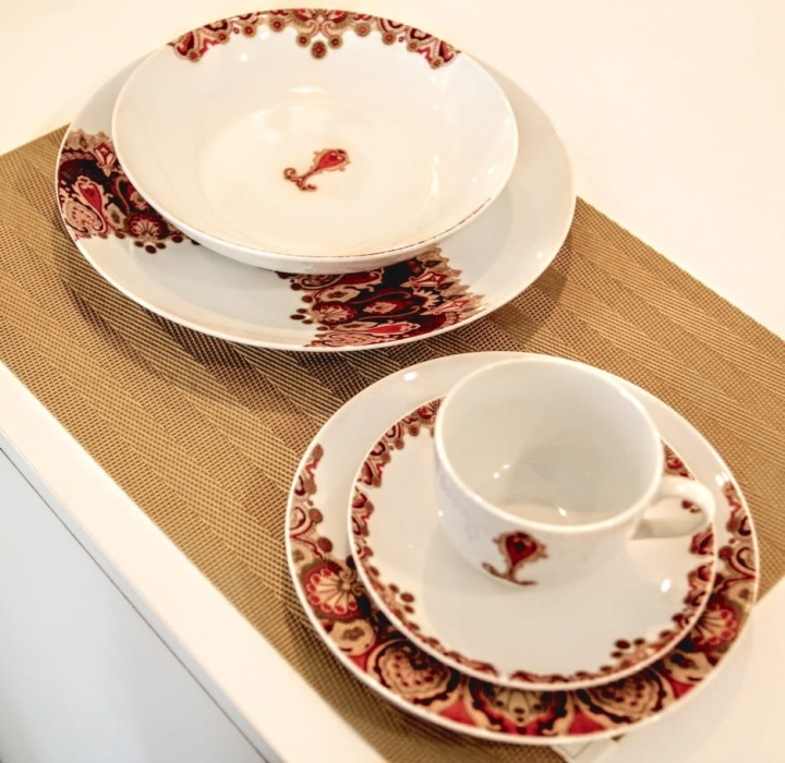 ślubna zastawa porcelanowa