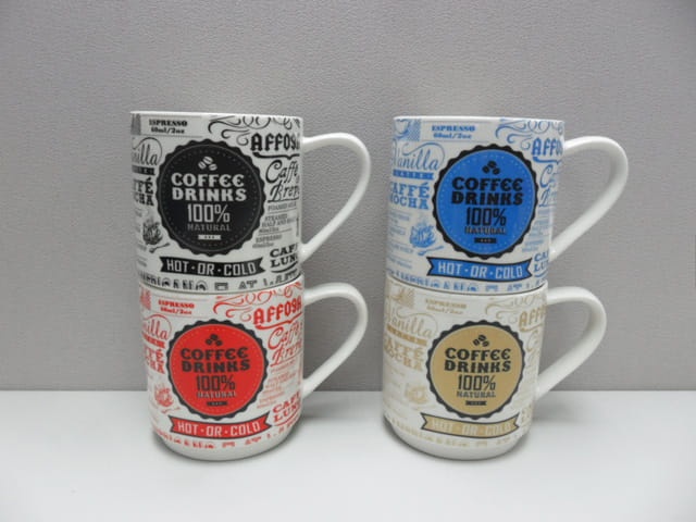 Komplet kubków z napisami